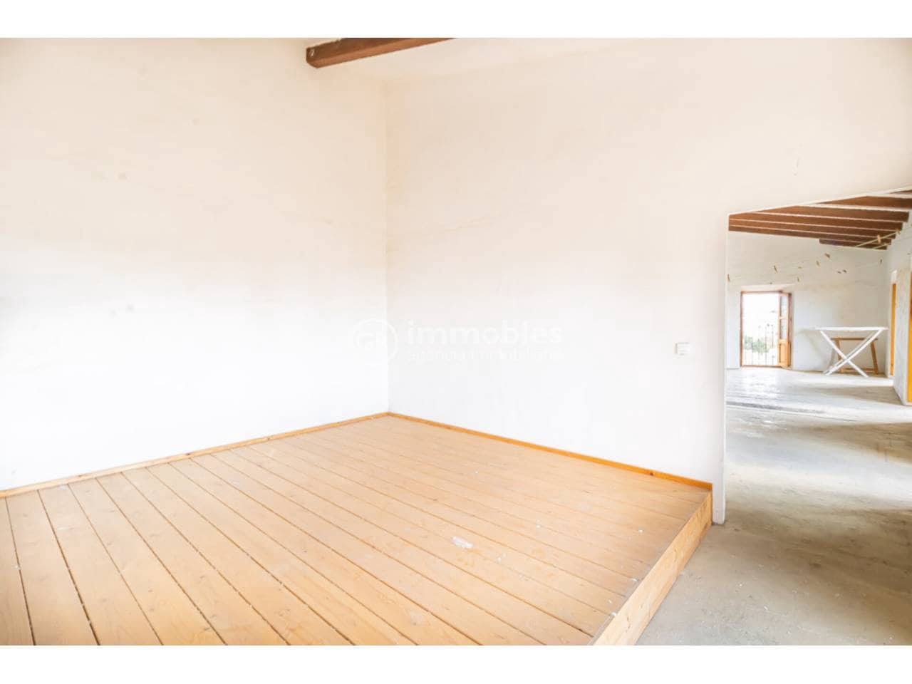 4 bedroom Villa for sale in Lloseta with pool garage - € 540,000 (Ref: 9437992)