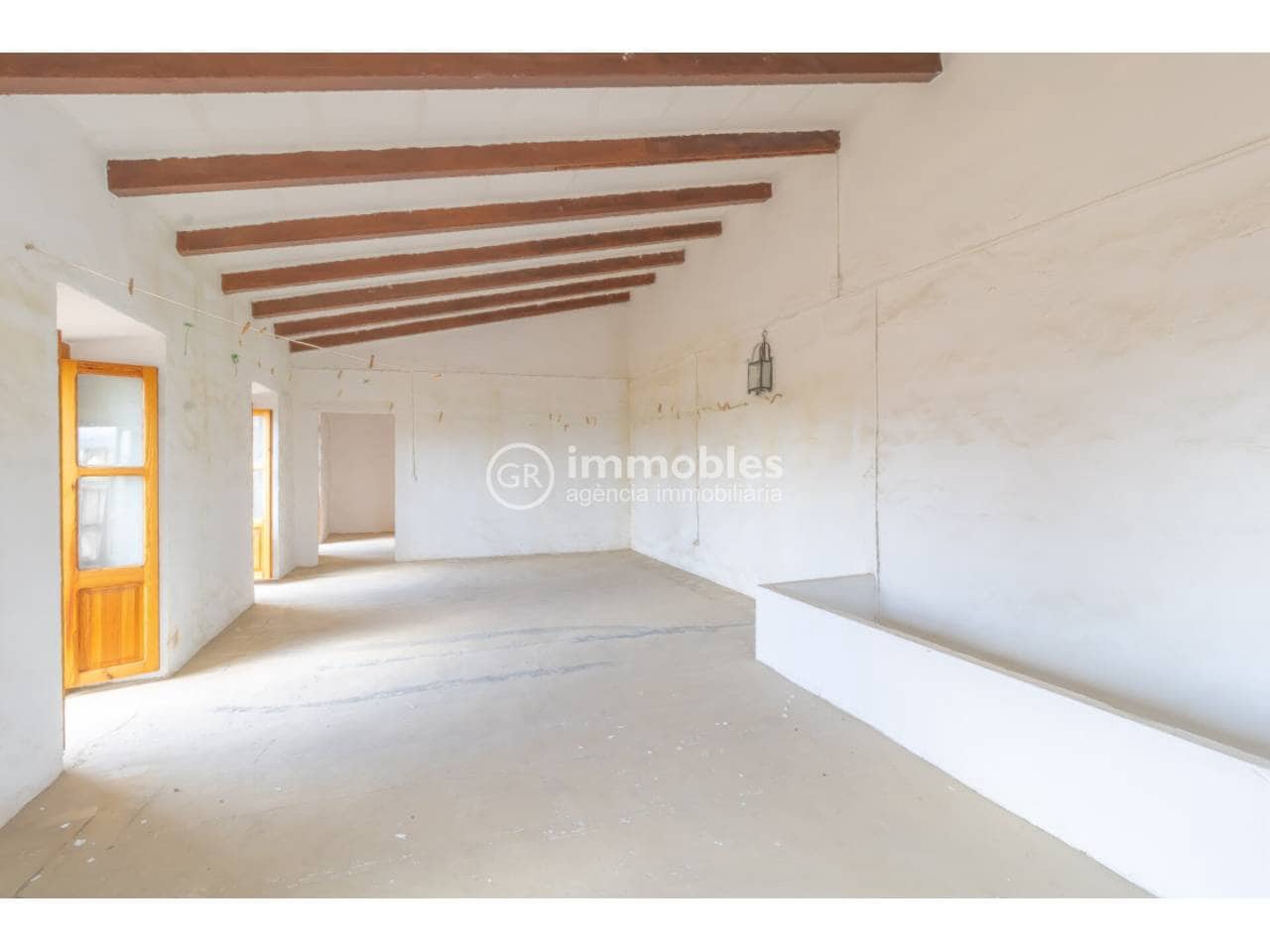 4 bedroom Villa for sale in Lloseta with pool garage - € 540,000 (Ref: 9437992)