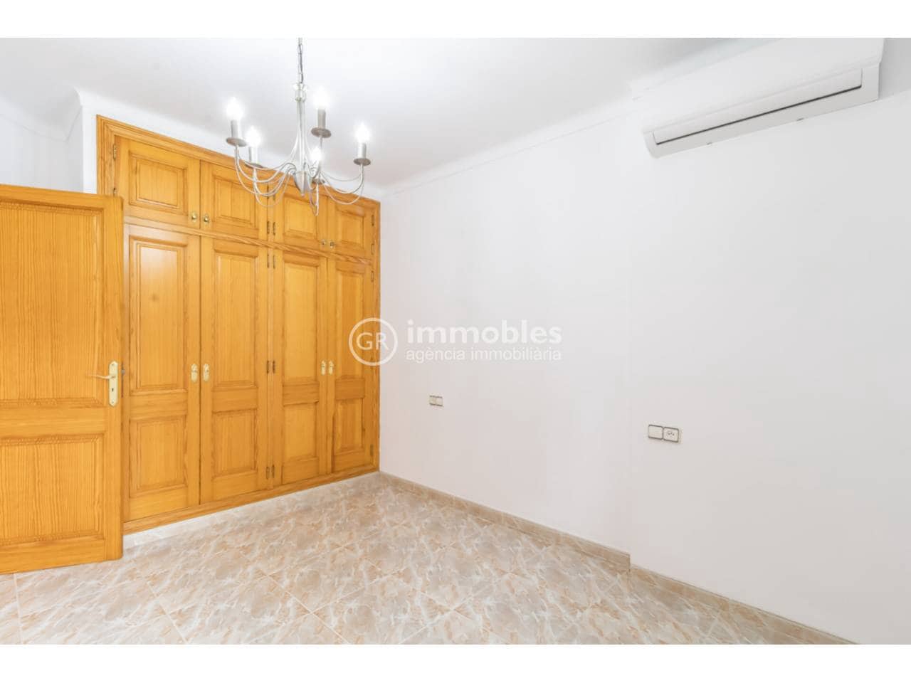 3 bedroom Flat for rent in Lloseta - € 1,200 (Ref: 9438624)