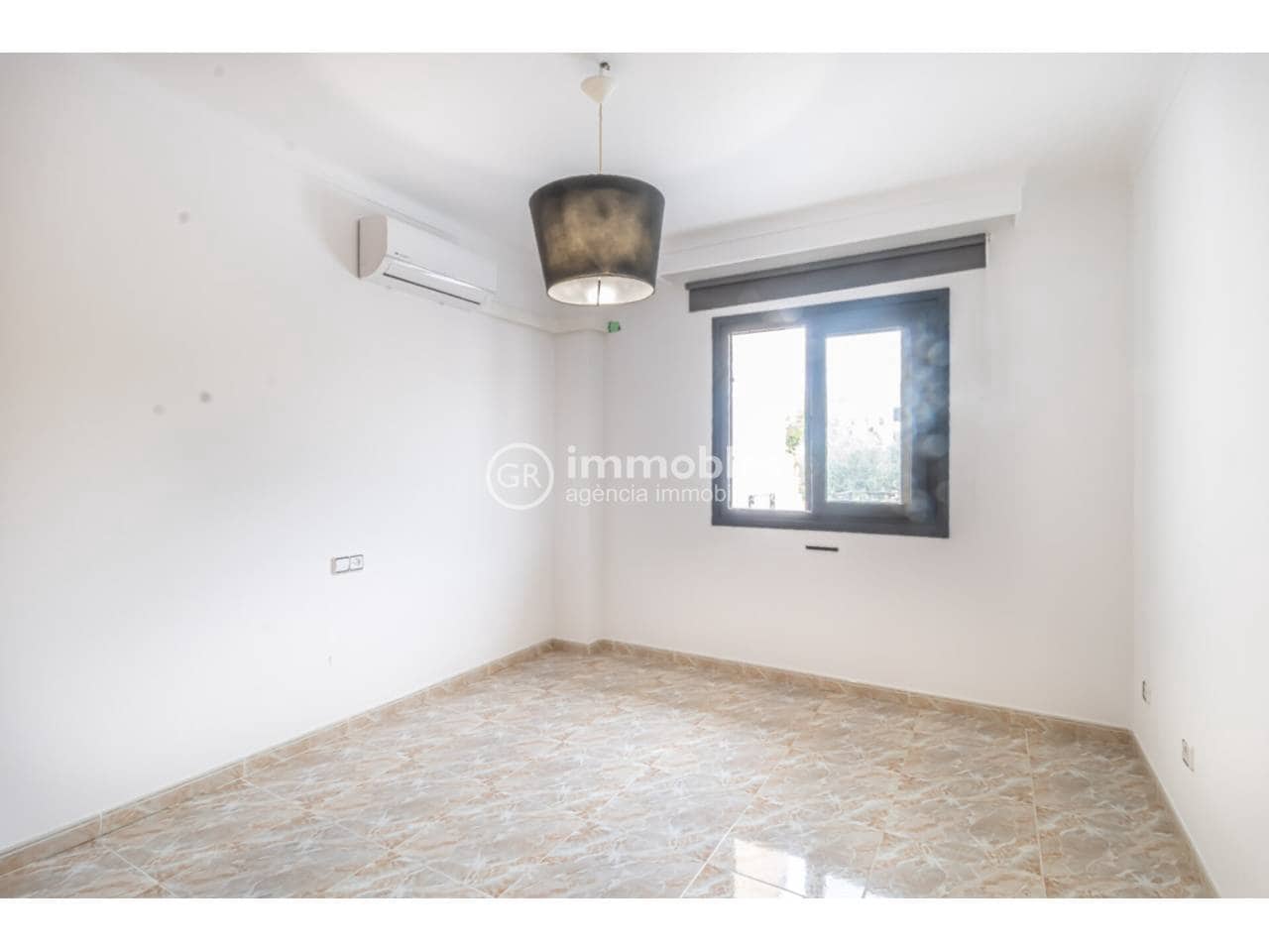3 bedroom Flat for rent in Lloseta - € 1,200 (Ref: 9438624)
