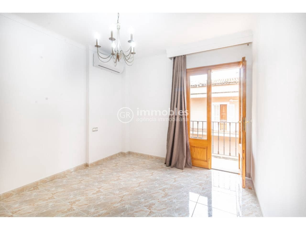 3 bedroom Flat for rent in Lloseta - € 1,200 (Ref: 9438624)