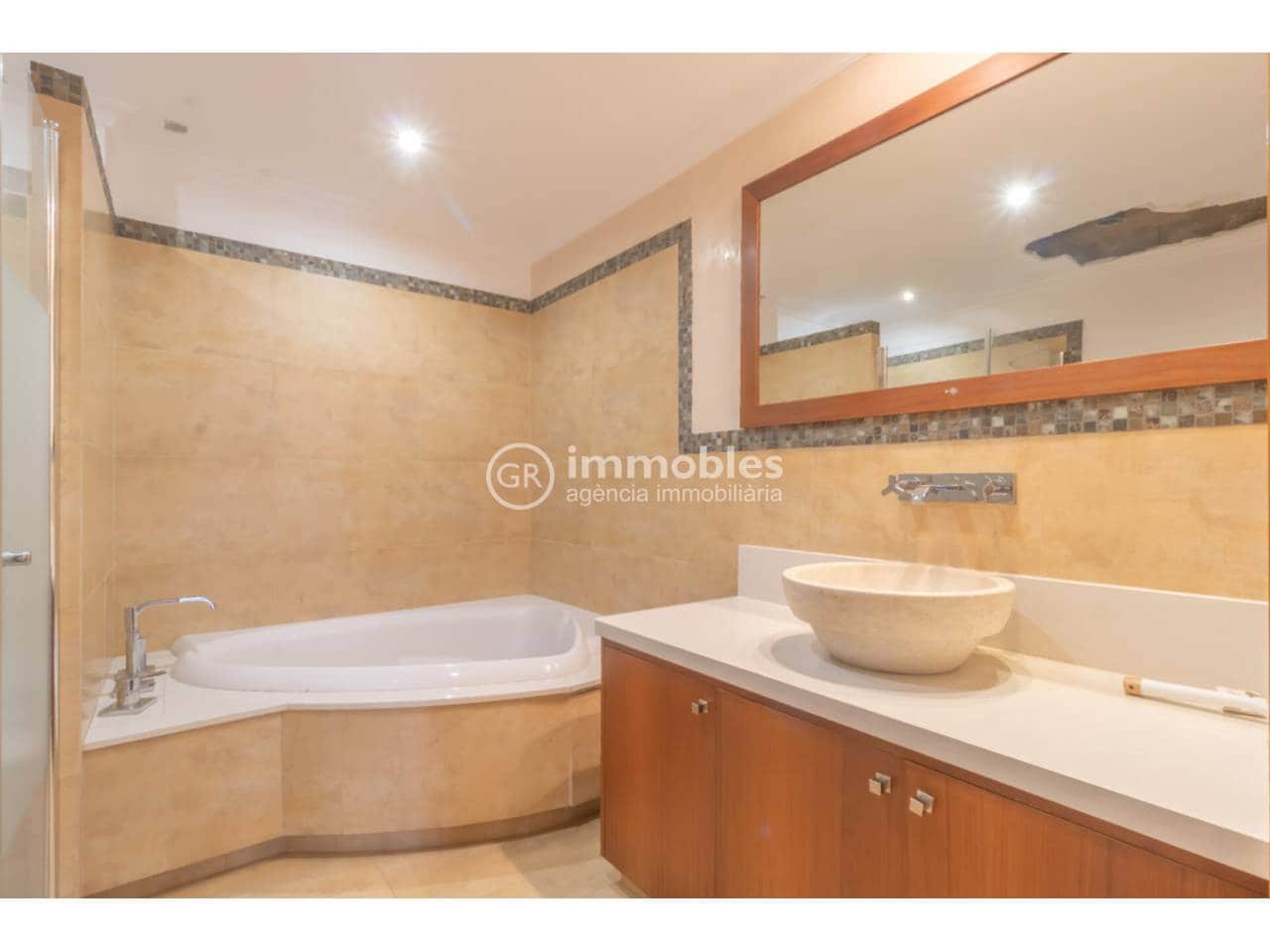 3 bedroom Flat for rent in Lloseta - € 1,200 (Ref: 9438624)