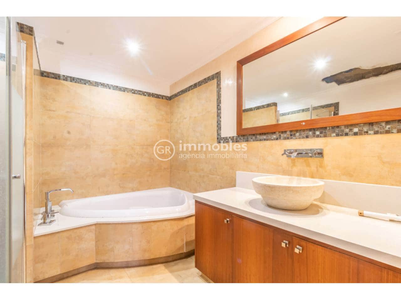 3 bedroom Flat for rent in Lloseta - € 1,200 (Ref: 9438624)