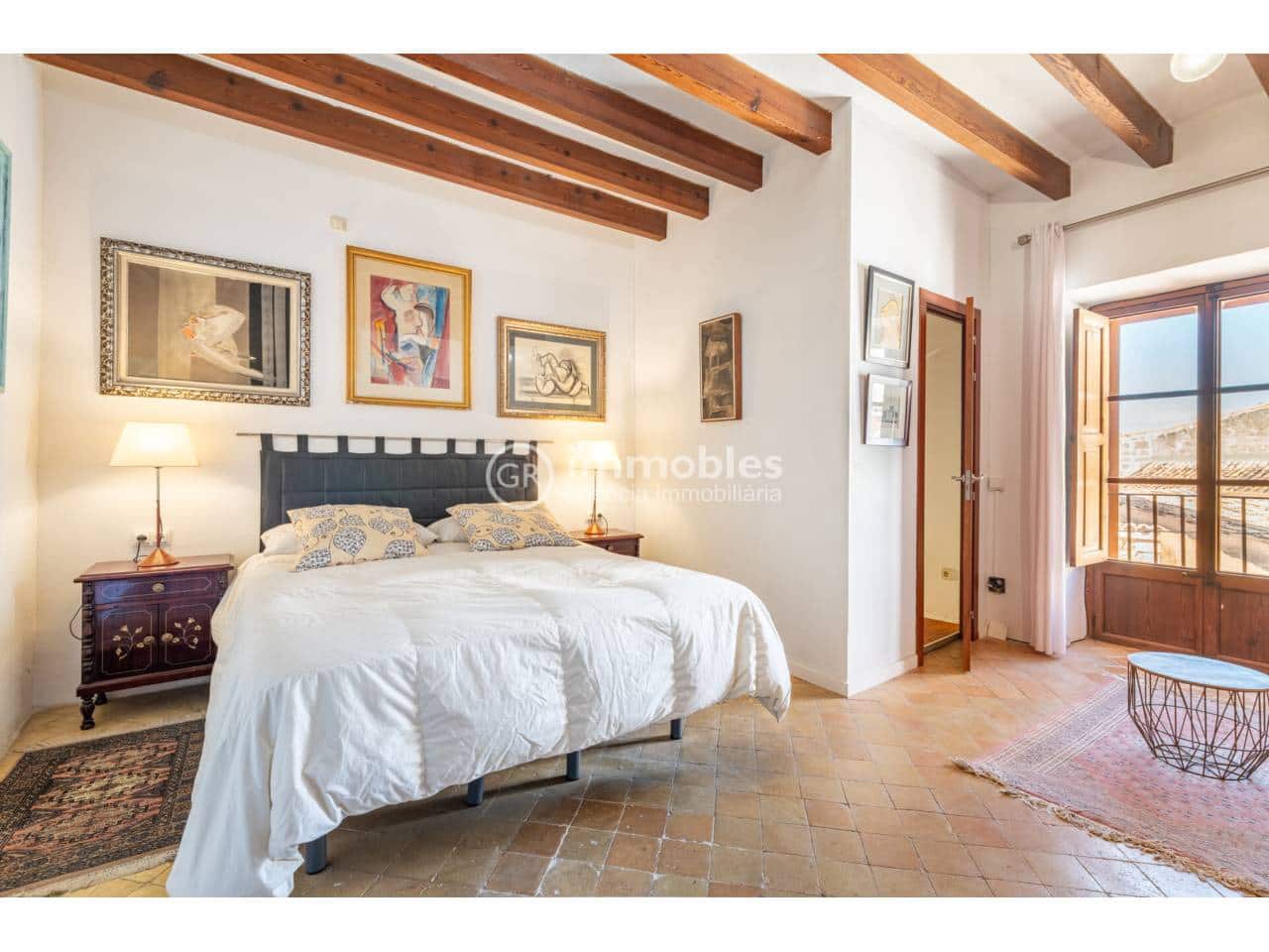 5 makuuhuone Omakotitalo myytävänä paikassa Caimari mukana uima-altaan 
autotalli - 995 000 € (Ref: 9438635)