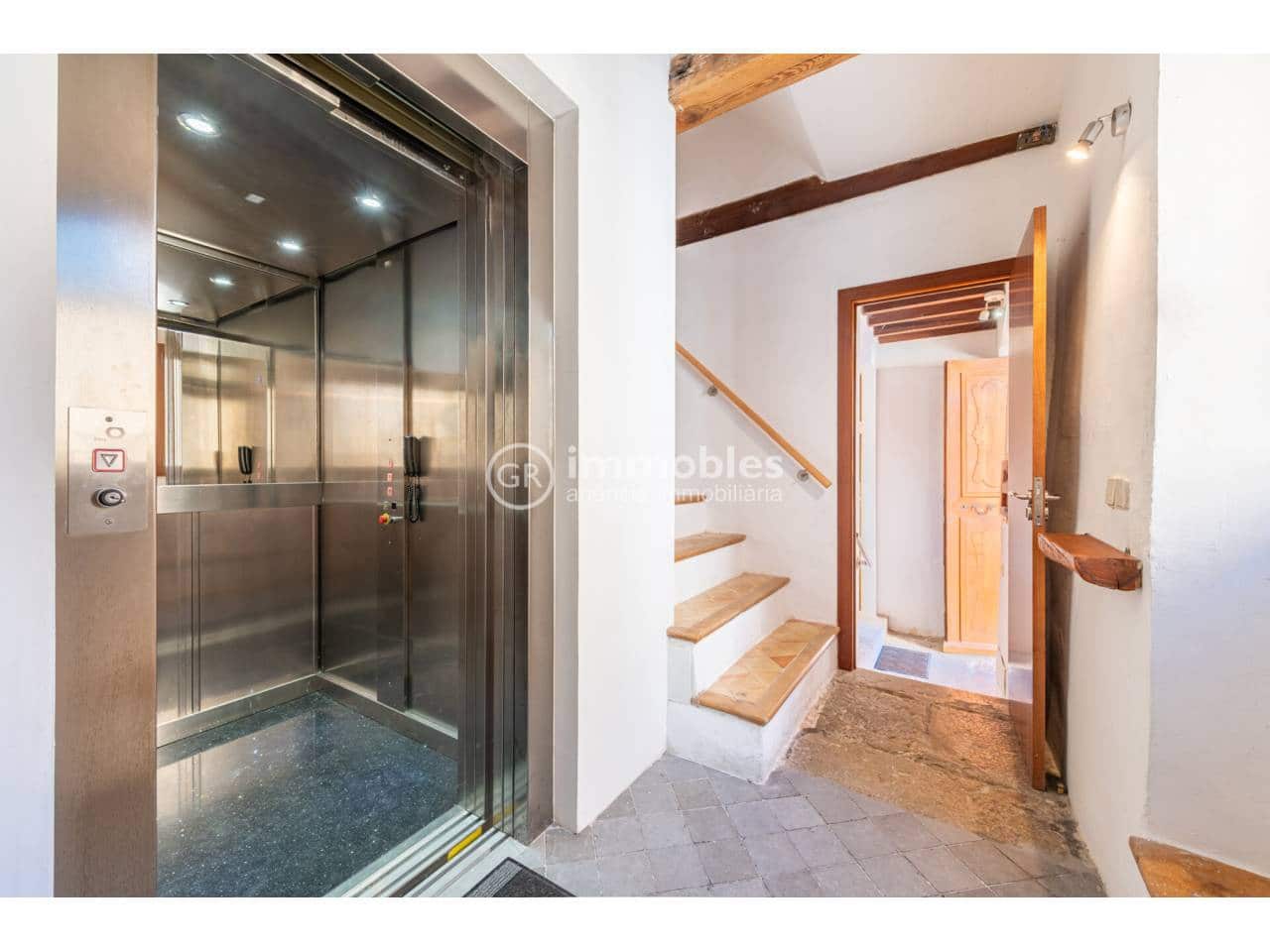 5 makuuhuone Omakotitalo myytävänä paikassa Caimari mukana uima-altaan 
autotalli - 995 000 € (Ref: 9438635)