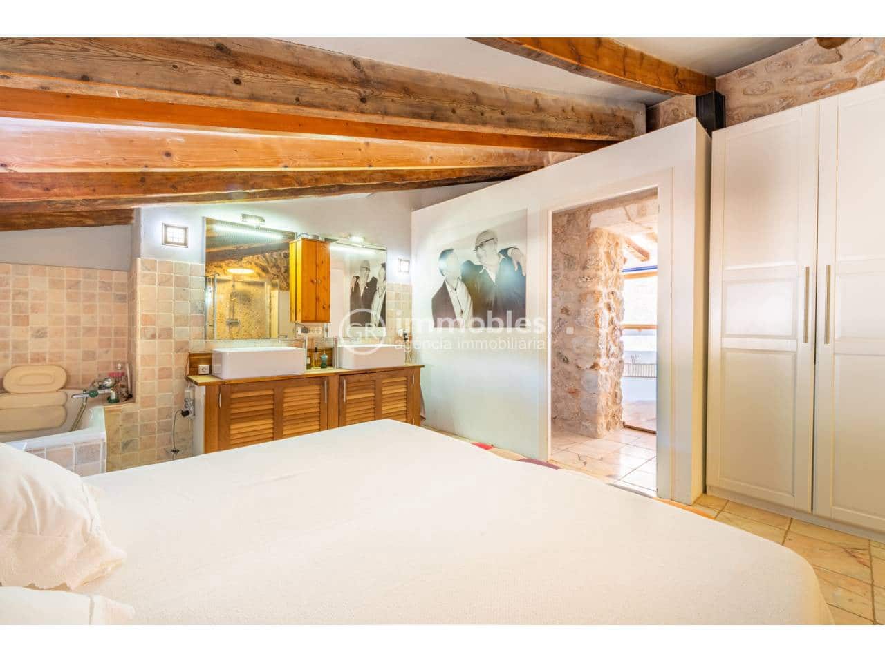 5 makuuhuone Omakotitalo myytävänä paikassa Caimari mukana uima-altaan 
autotalli - 995 000 € (Ref: 9438635)