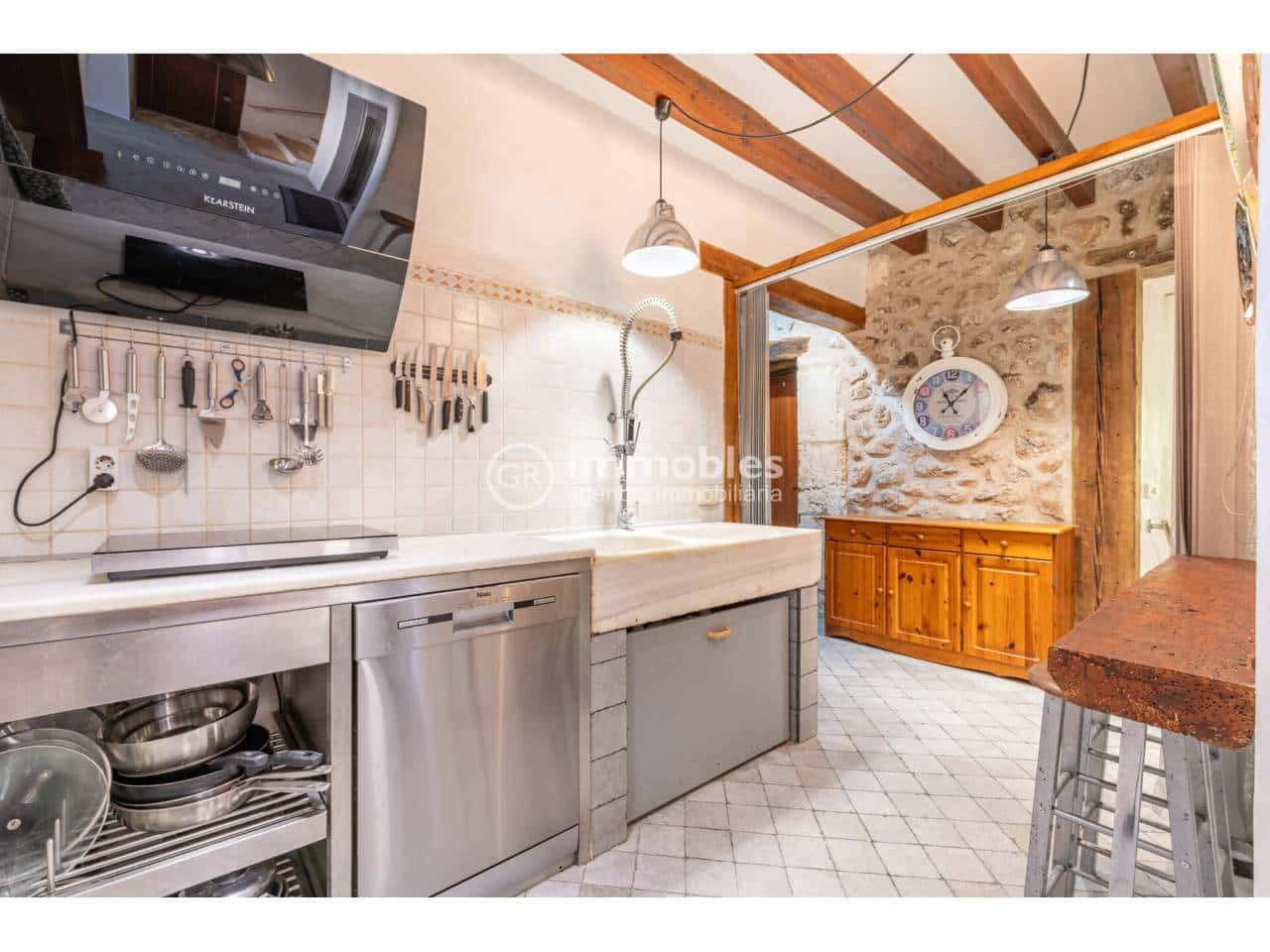 5 makuuhuone Omakotitalo myytävänä paikassa Caimari mukana uima-altaan 
autotalli - 995 000 € (Ref: 9438635)