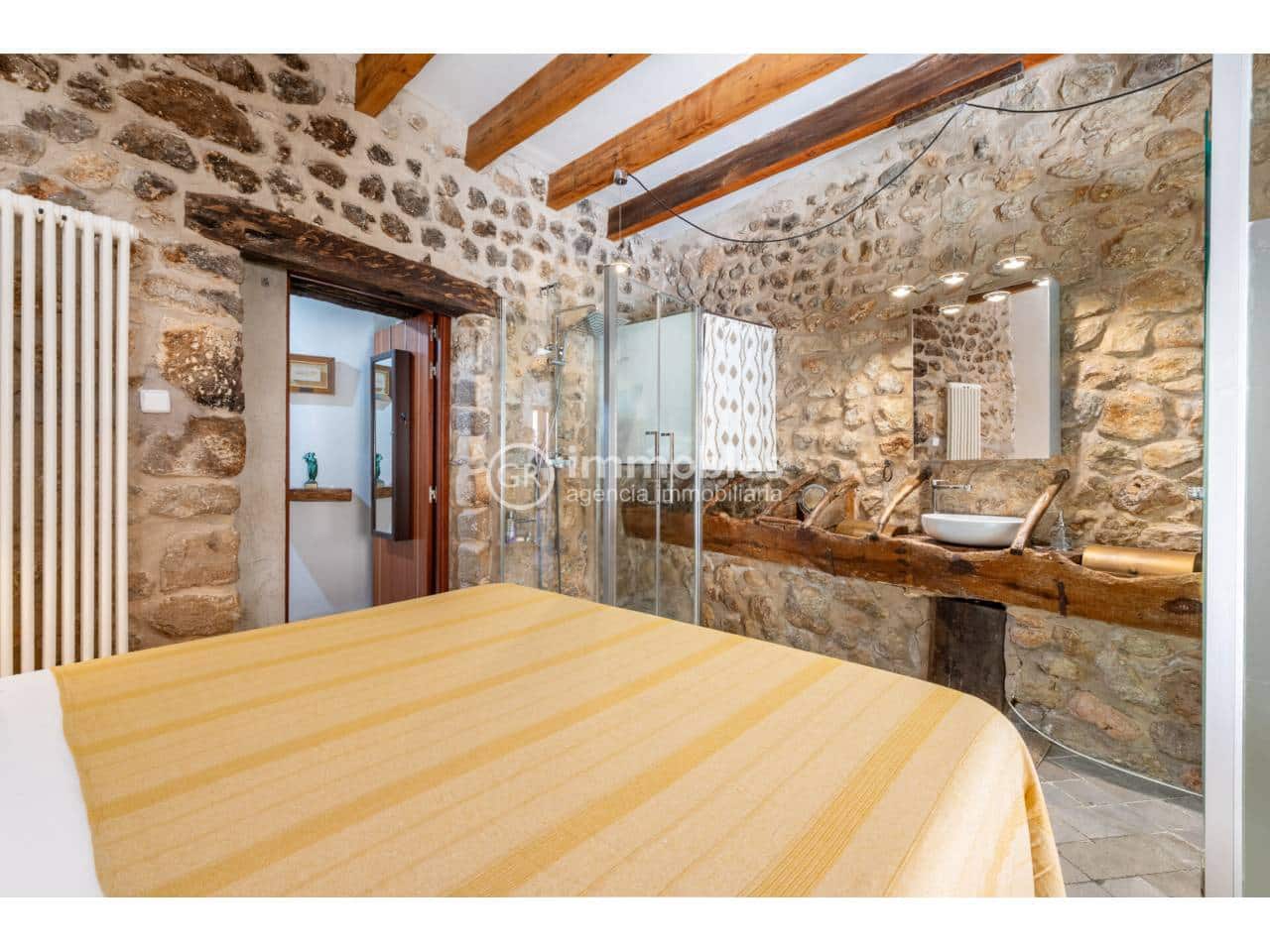 5 makuuhuone Omakotitalo myytävänä paikassa Caimari mukana uima-altaan 
autotalli - 995 000 € (Ref: 9438635)