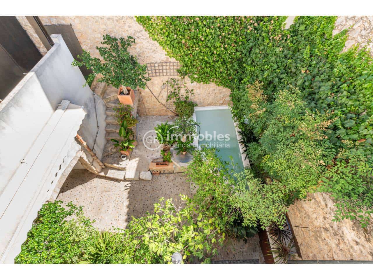 5 makuuhuone Omakotitalo myytävänä paikassa Caimari mukana uima-altaan 
autotalli - 995 000 € (Ref: 9438635)