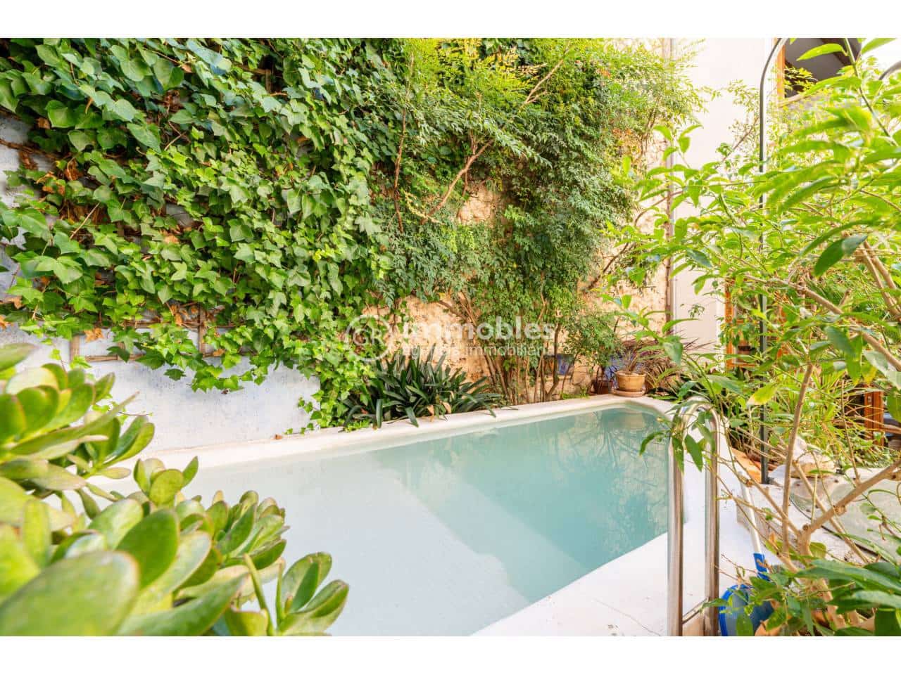 5 makuuhuone Omakotitalo myytävänä paikassa Caimari mukana uima-altaan 
autotalli - 995 000 € (Ref: 9438635)