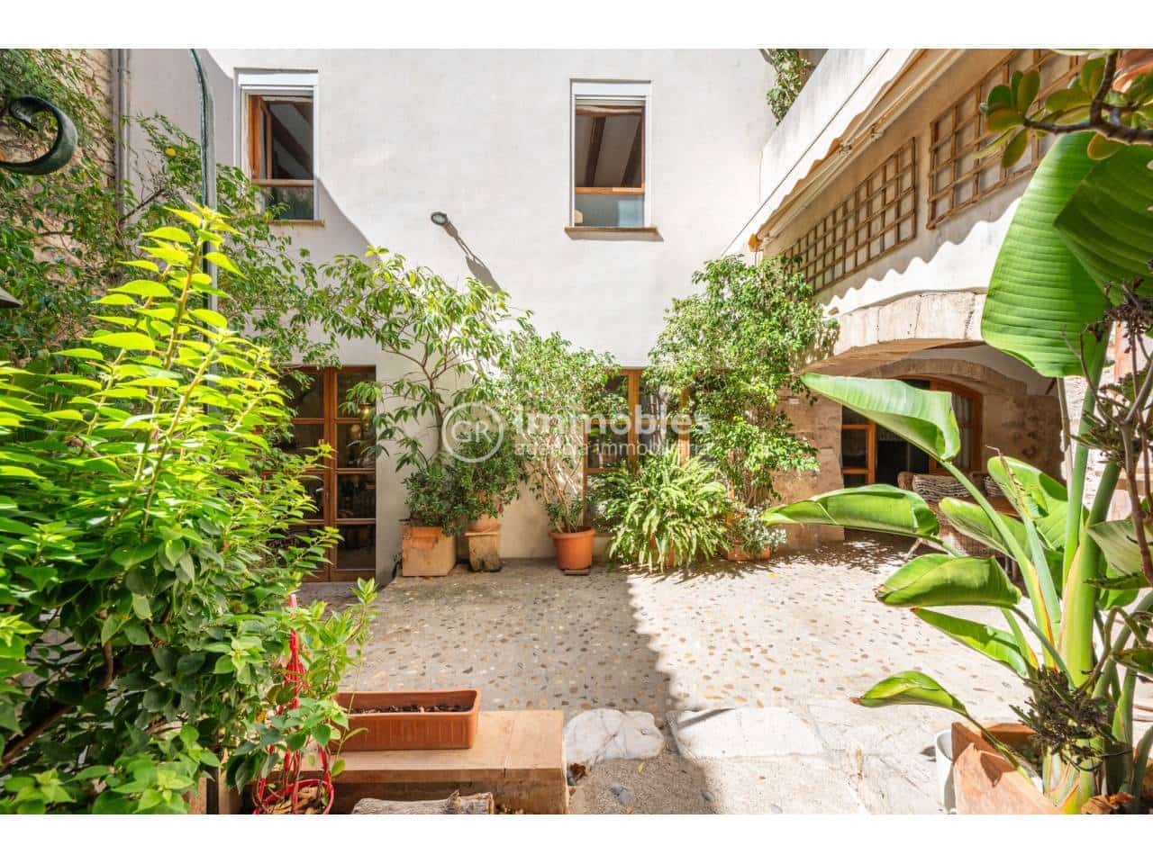 5 makuuhuone Omakotitalo myytävänä paikassa Caimari mukana uima-altaan 
autotalli - 995 000 € (Ref: 9438635)