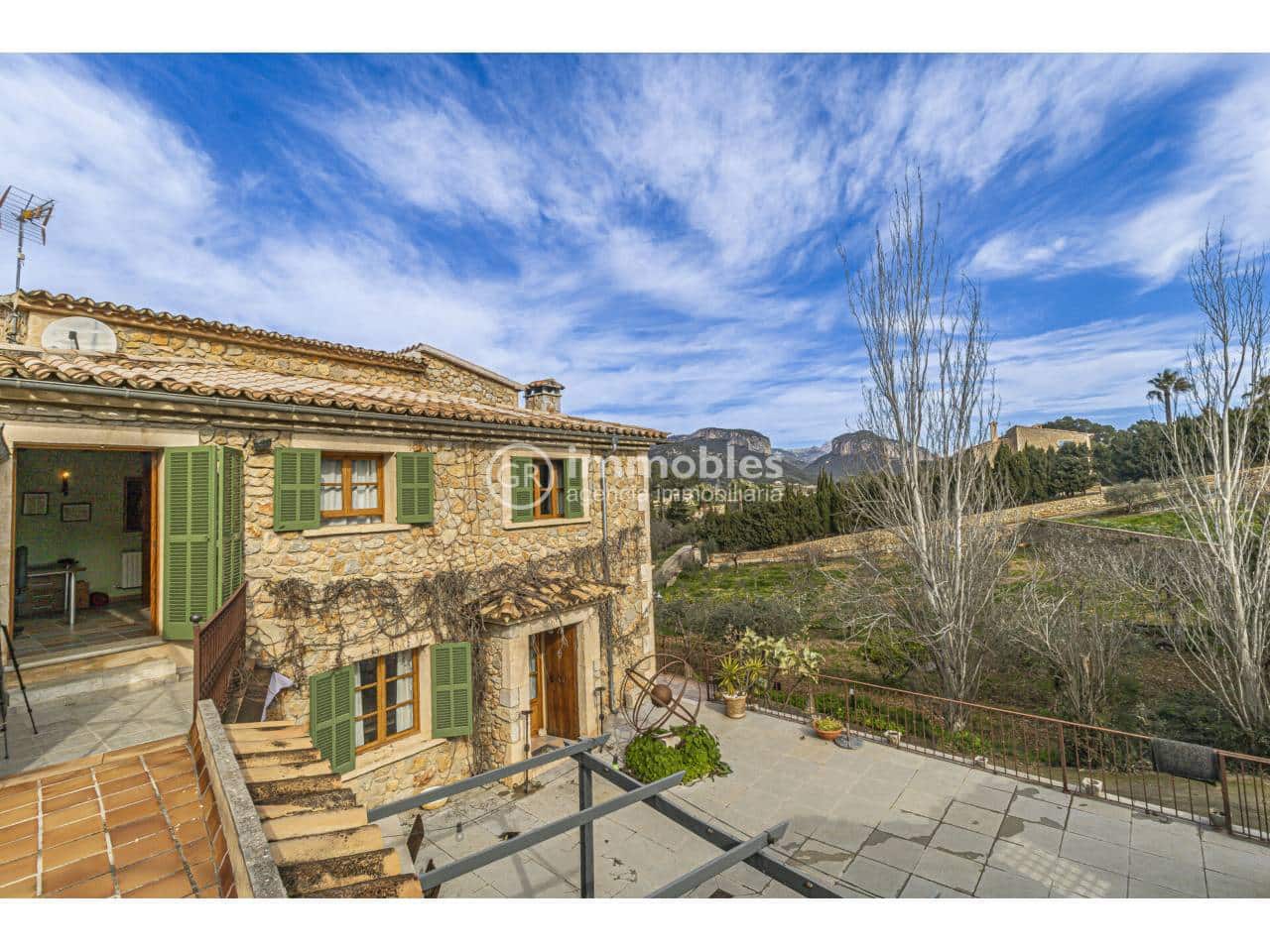 4 bedroom Villa for rent in Alaro with pool garage - € 4,500 (Ref: 9598195)