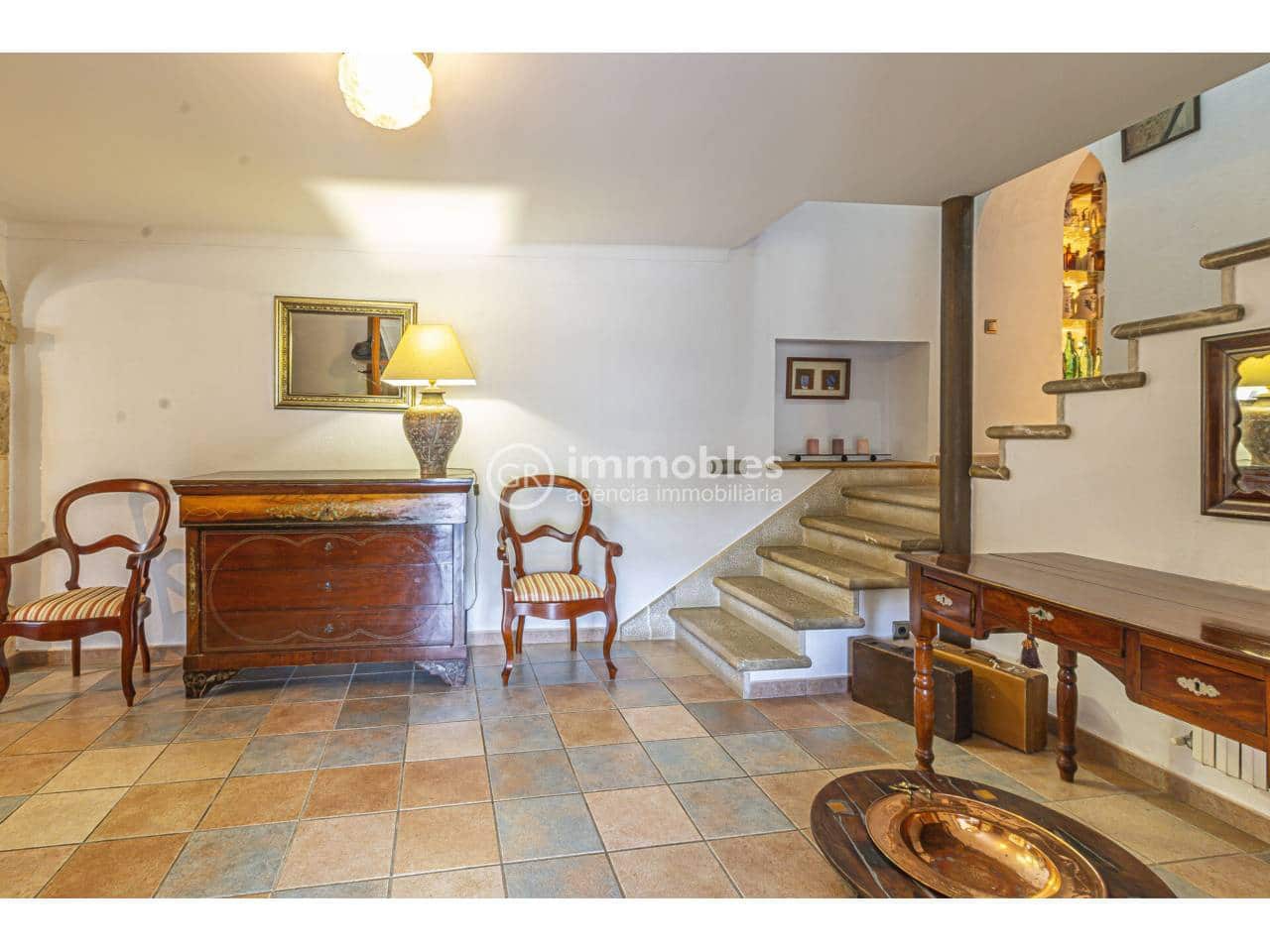 4 bedroom Villa for rent in Alaro with pool garage - € 4,500 (Ref: 9598195)