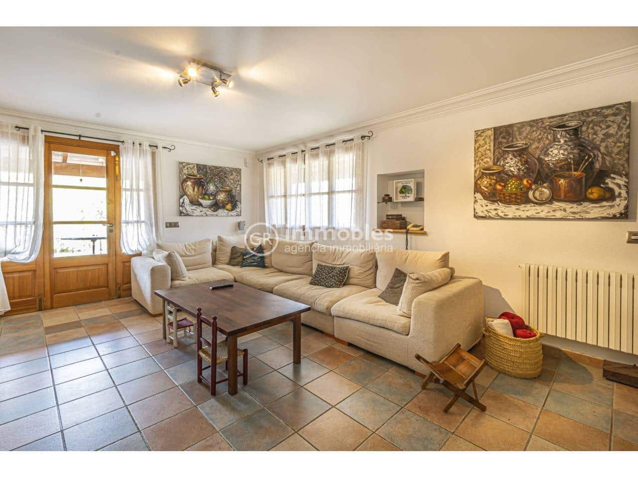 4 bedroom Villa for rent in Alaro with pool garage - € 4,500 (Ref: 9598195)