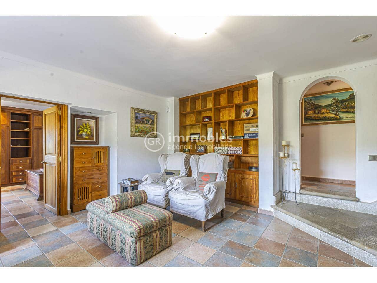 4 bedroom Villa for rent in Alaro with pool garage - € 4,500 (Ref: 9598195)