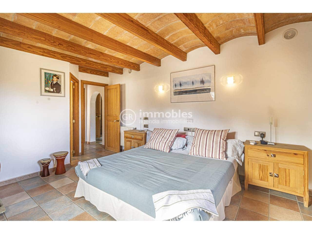 4 bedroom Villa for rent in Alaro with pool garage - € 4,500 (Ref: 9598195)