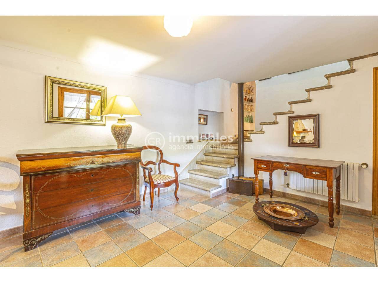 4 bedroom Villa for rent in Alaro with pool garage - € 4,500 (Ref: 9598195)