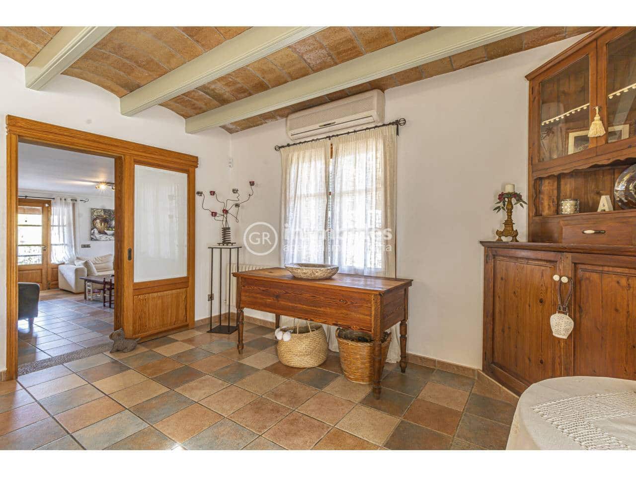 4 bedroom Villa for rent in Alaro with pool garage - € 4,500 (Ref: 9598195)