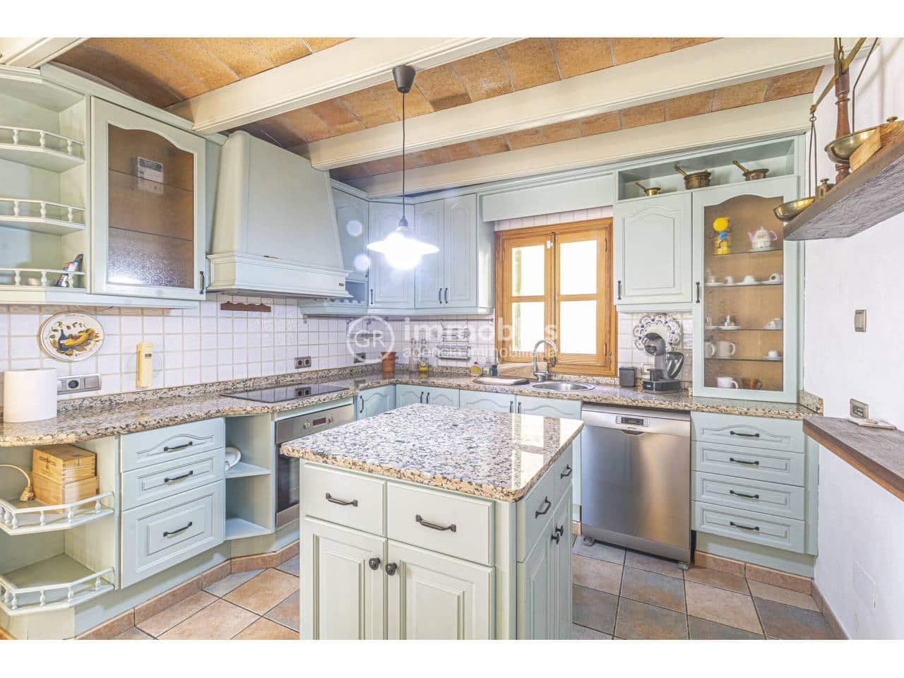 4 bedroom Villa for rent in Alaro with pool garage - € 4,500 (Ref: 9598195)