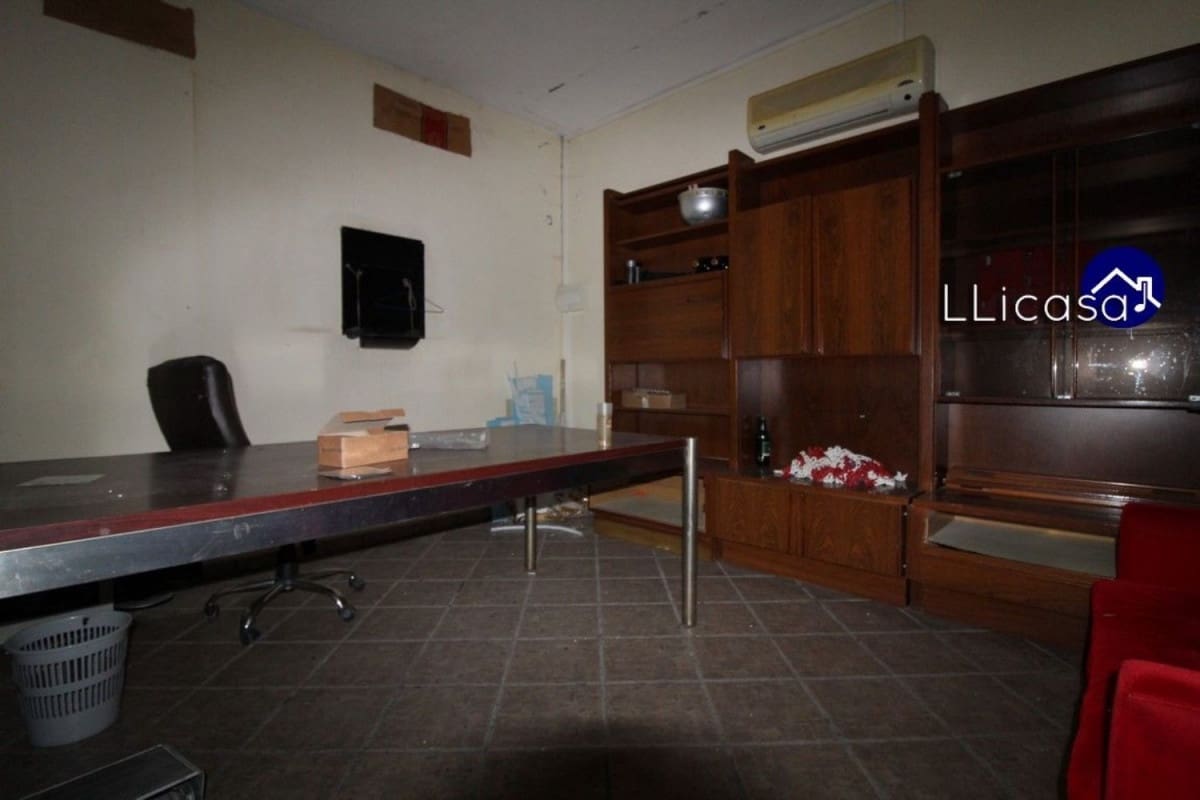 Erhverv til salg i La Pobla de Vallbona - € 1.450.000 (Ref: 6186477)