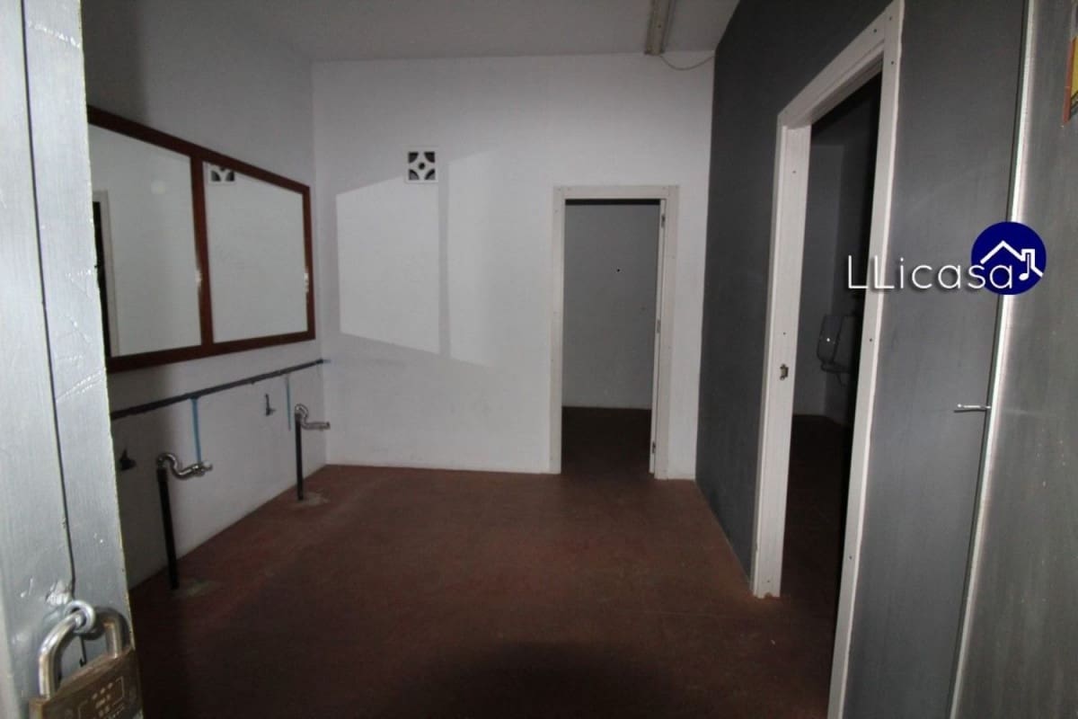 Erhverv til salg i La Pobla de Vallbona - € 1.450.000 (Ref: 6186477)