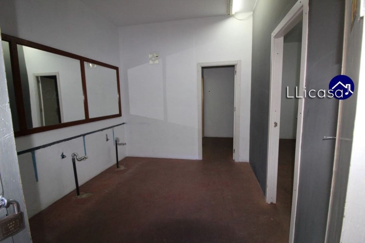 Erhverv til salg i La Pobla de Vallbona - € 1.450.000 (Ref: 6186477)