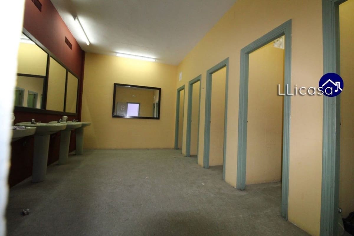 Erhverv til salg i La Pobla de Vallbona - € 1.450.000 (Ref: 6186477)