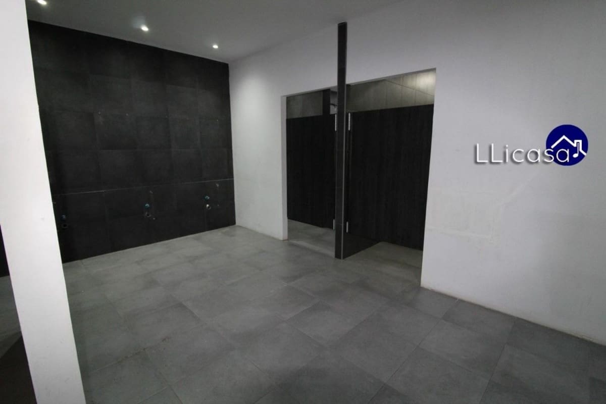 Erhverv til salg i La Pobla de Vallbona - € 1.450.000 (Ref: 6186477)