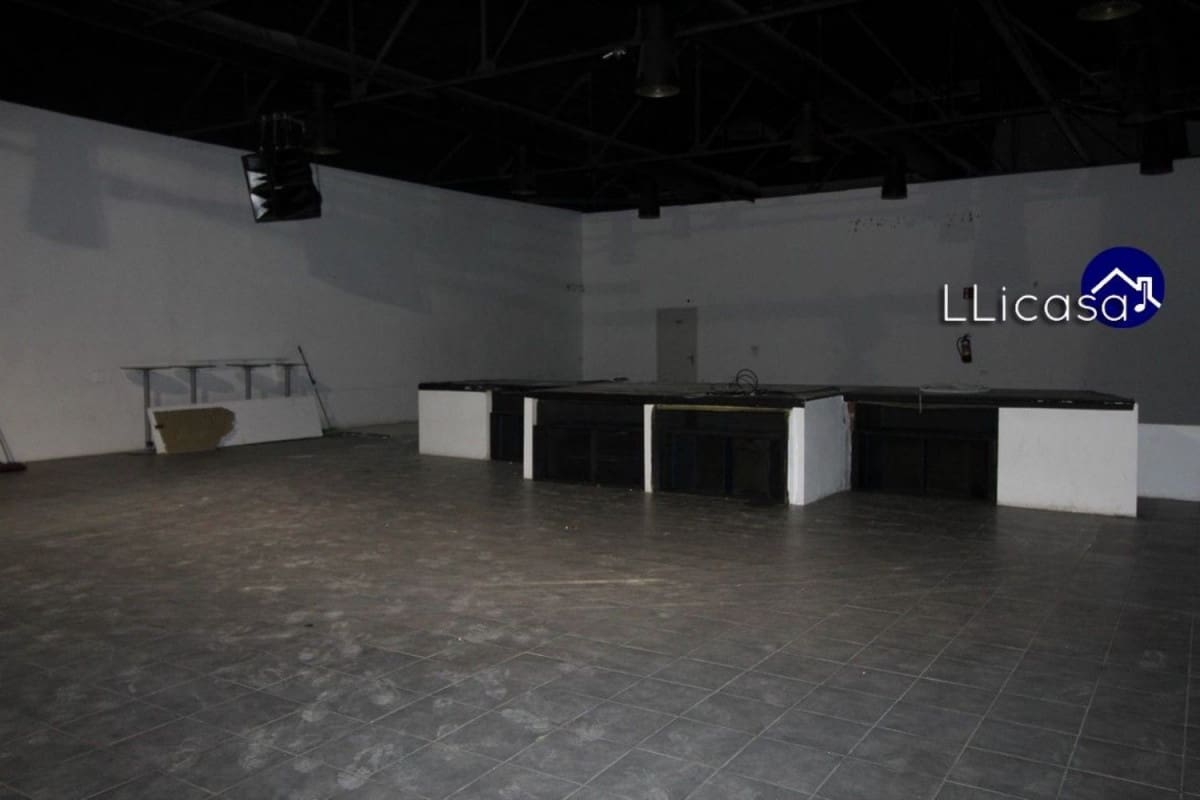 Erhverv til salg i La Pobla de Vallbona - € 1.450.000 (Ref: 6186477)