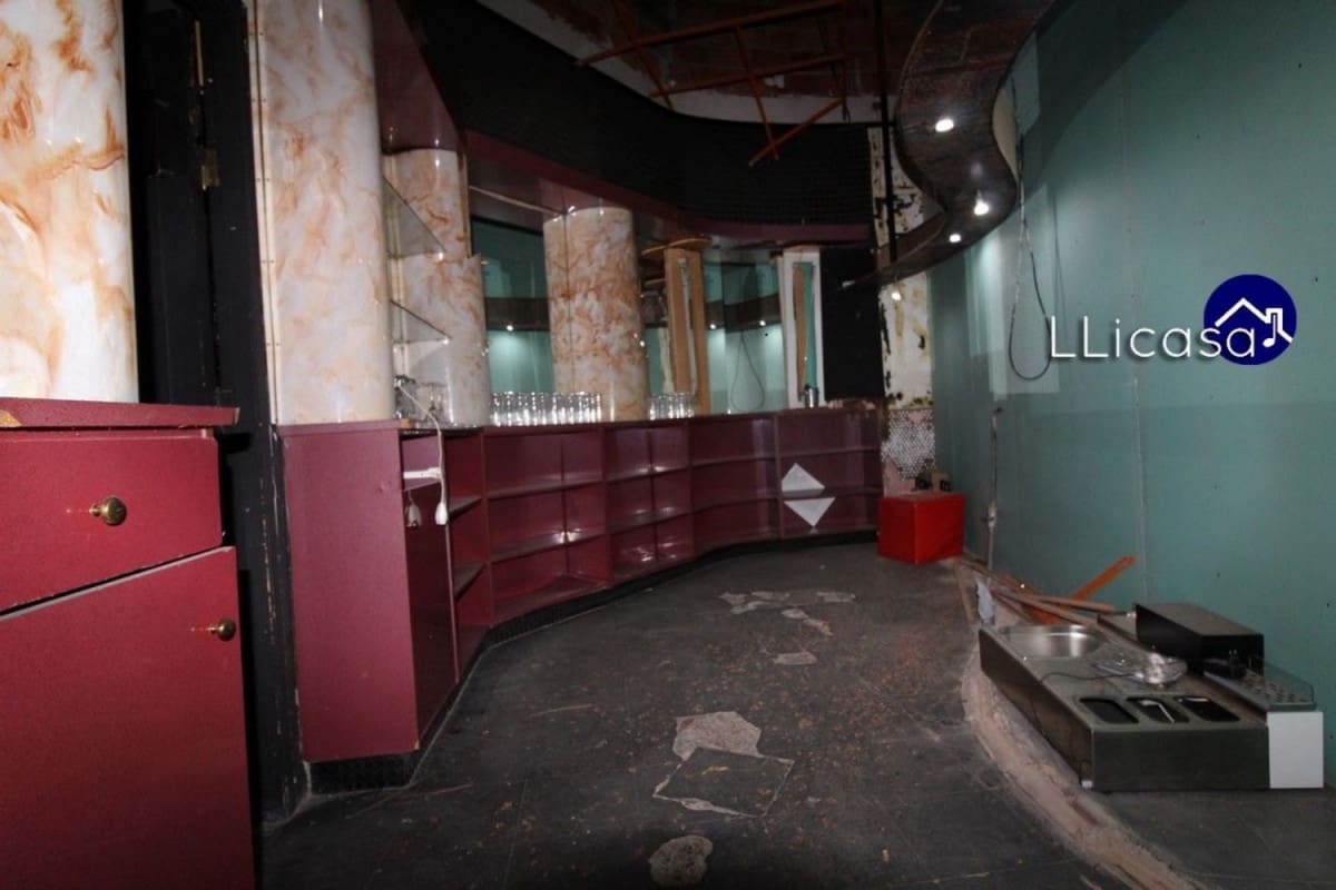 Erhverv til salg i La Pobla de Vallbona - € 1.450.000 (Ref: 6186477)