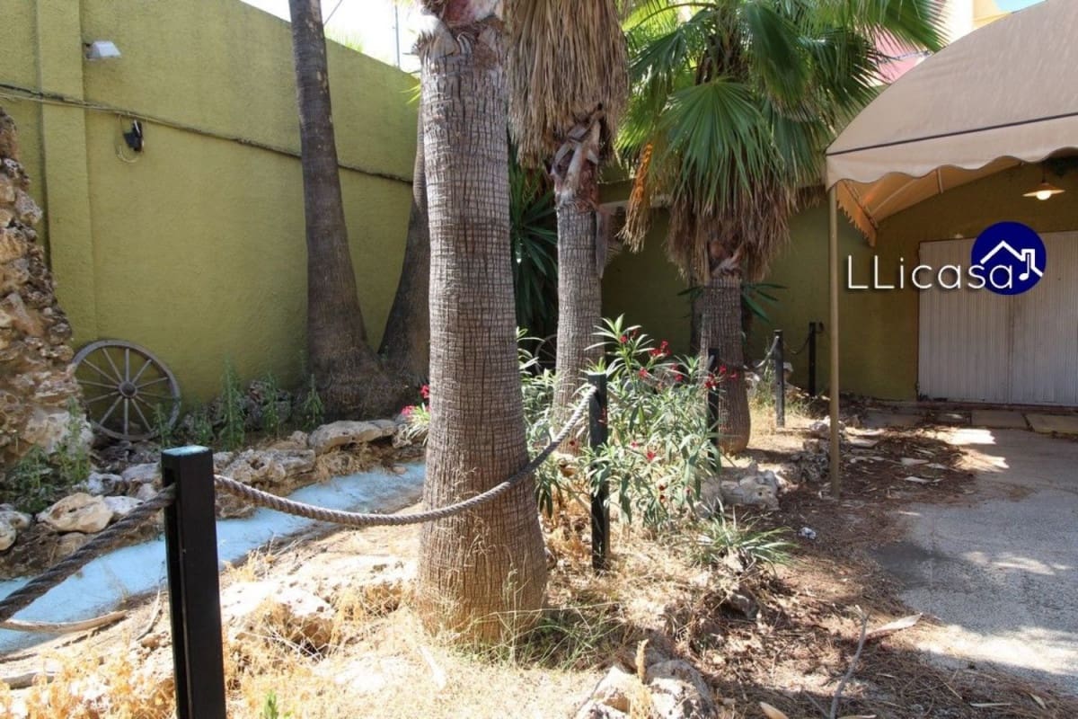 Erhverv til salg i La Pobla de Vallbona - € 1.450.000 (Ref: 6186477)