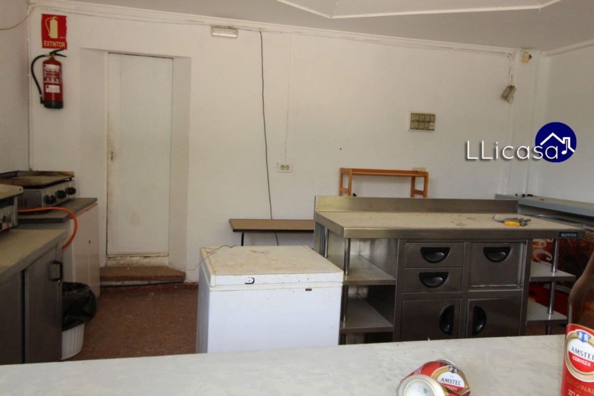 Erhverv til salg i La Pobla de Vallbona - € 1.450.000 (Ref: 6186477)