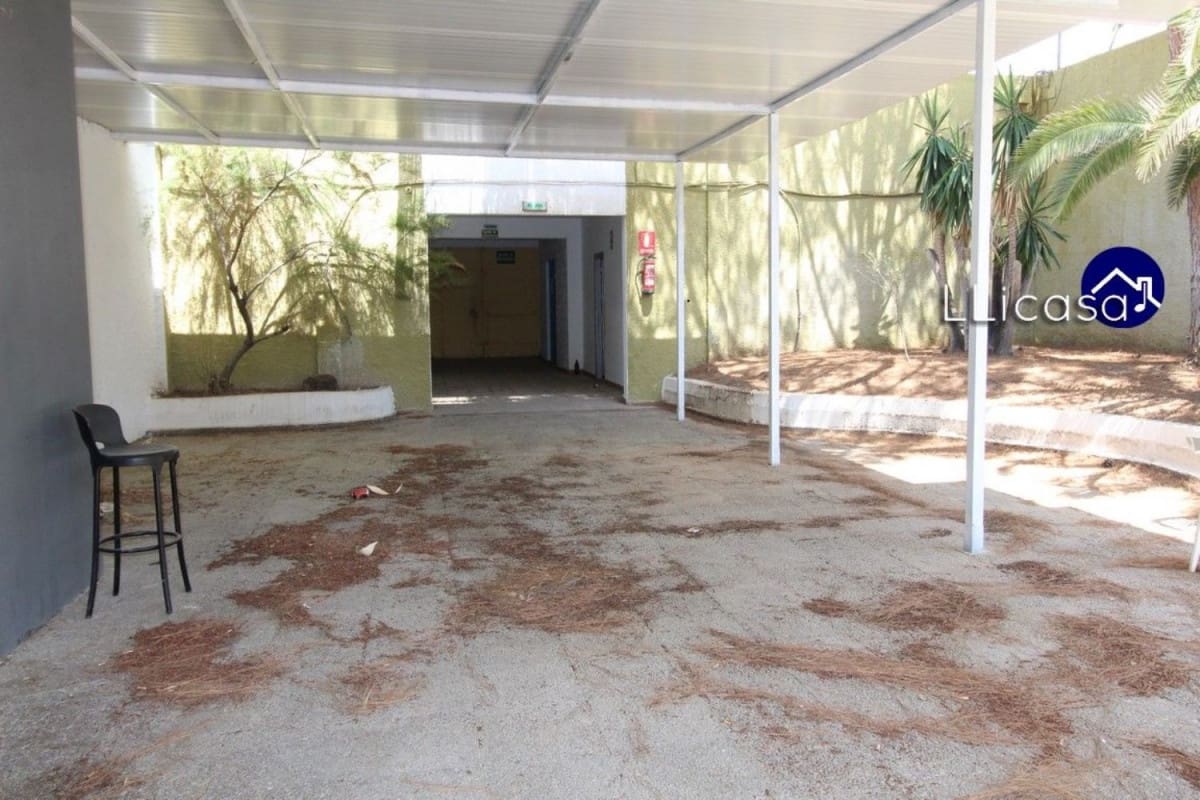 Erhverv til salg i La Pobla de Vallbona - € 1.450.000 (Ref: 6186477)