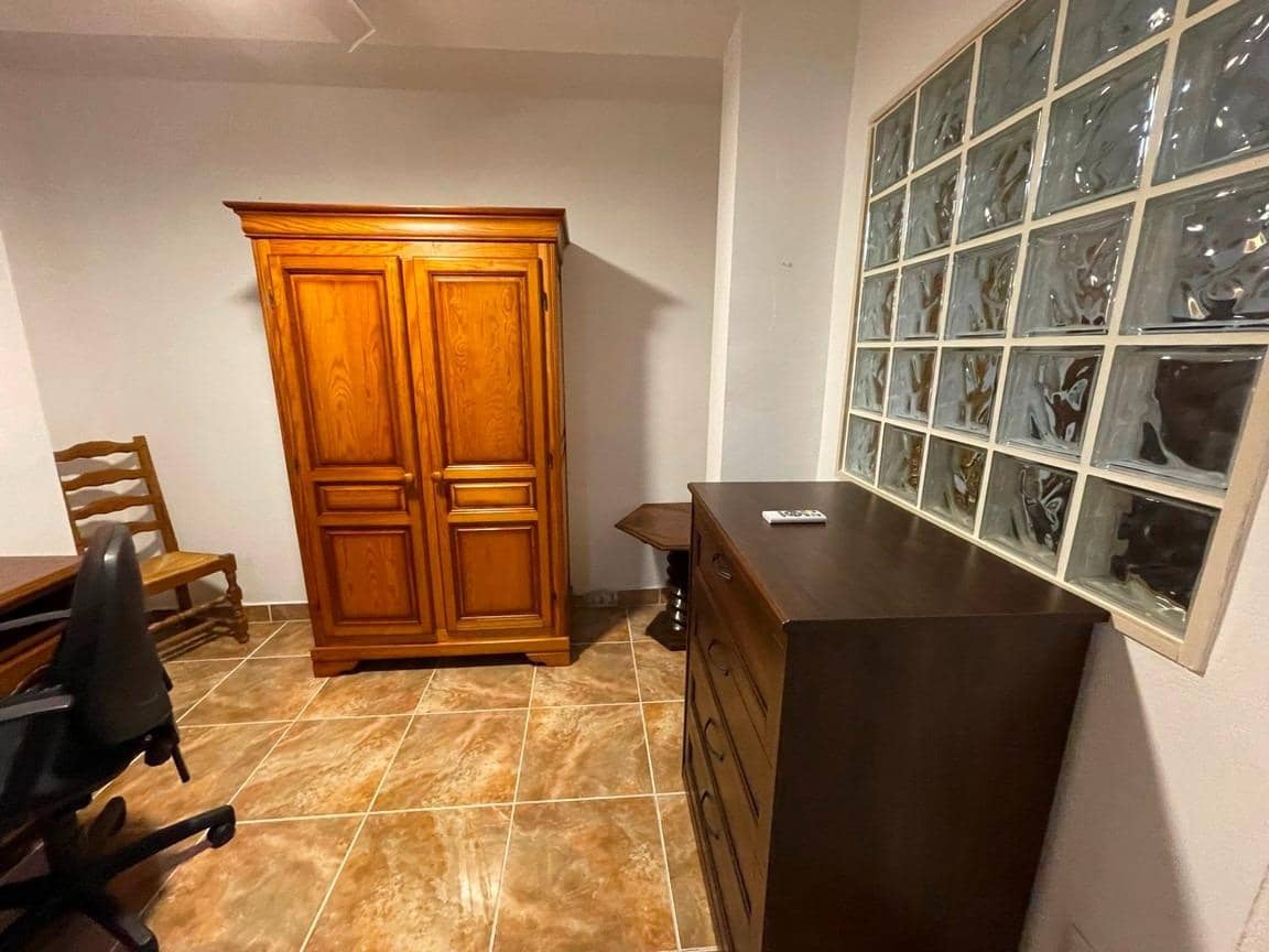 3 Zimmer Villa zu vermieten in Lliria mit Pool - 1.000 € (Ref: 6186483)