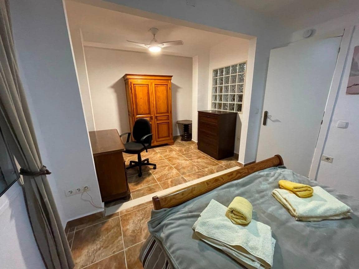 3 Zimmer Villa zu vermieten in Lliria mit Pool - 1.000 € (Ref: 6186483)