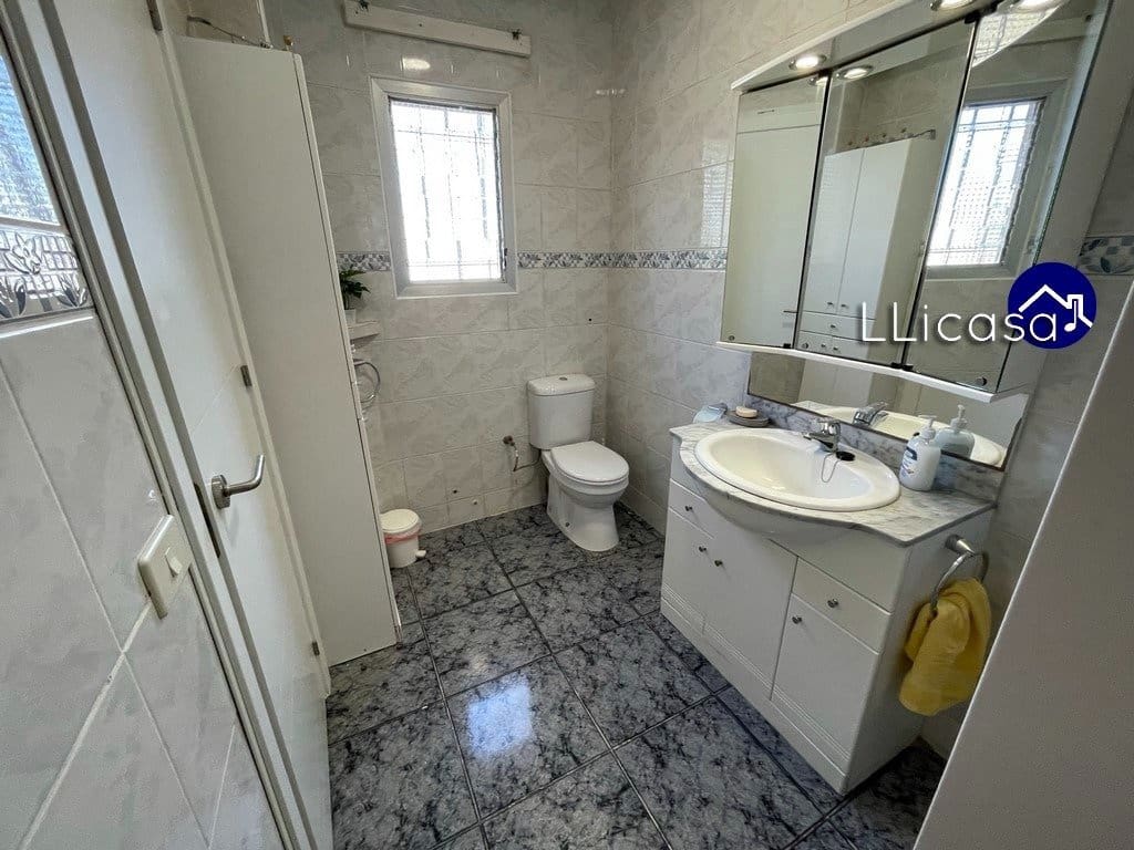 3 Zimmer Villa zu vermieten in Lliria mit Pool - 1.000 € (Ref: 6186483)