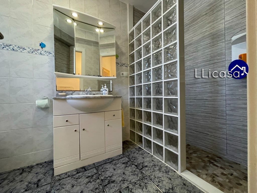 3 Zimmer Villa zu vermieten in Lliria mit Pool - 1.000 € (Ref: 6186483)