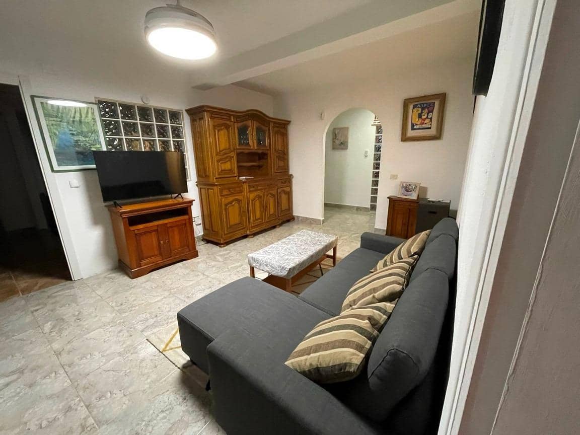 3 Zimmer Villa zu vermieten in Lliria mit Pool - 1.000 € (Ref: 6186483)