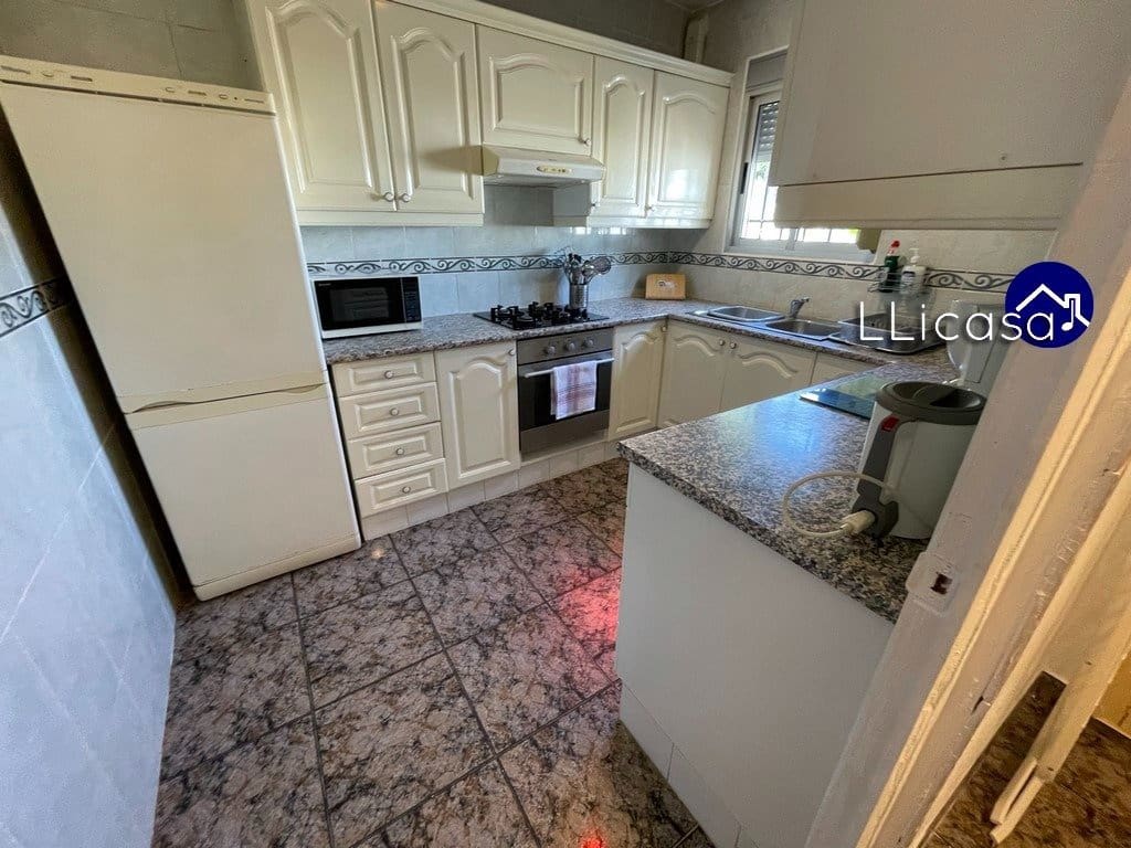 3 Zimmer Villa zu vermieten in Lliria mit Pool - 1.000 € (Ref: 6186483)