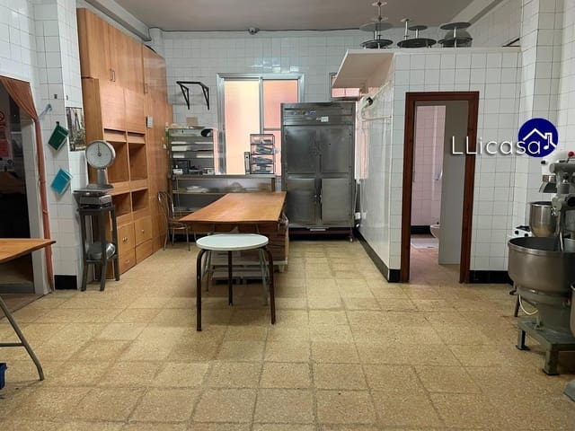 4 bedroom Business for sale in Pedralba - € 200,000 (Ref: 8091092)