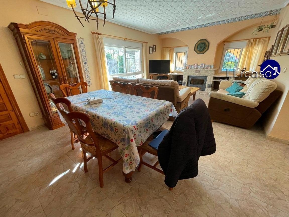 5 soveværelse Villa til salg i Lliria med swimmingpool garage - € 349.000 (Ref: 8710352)