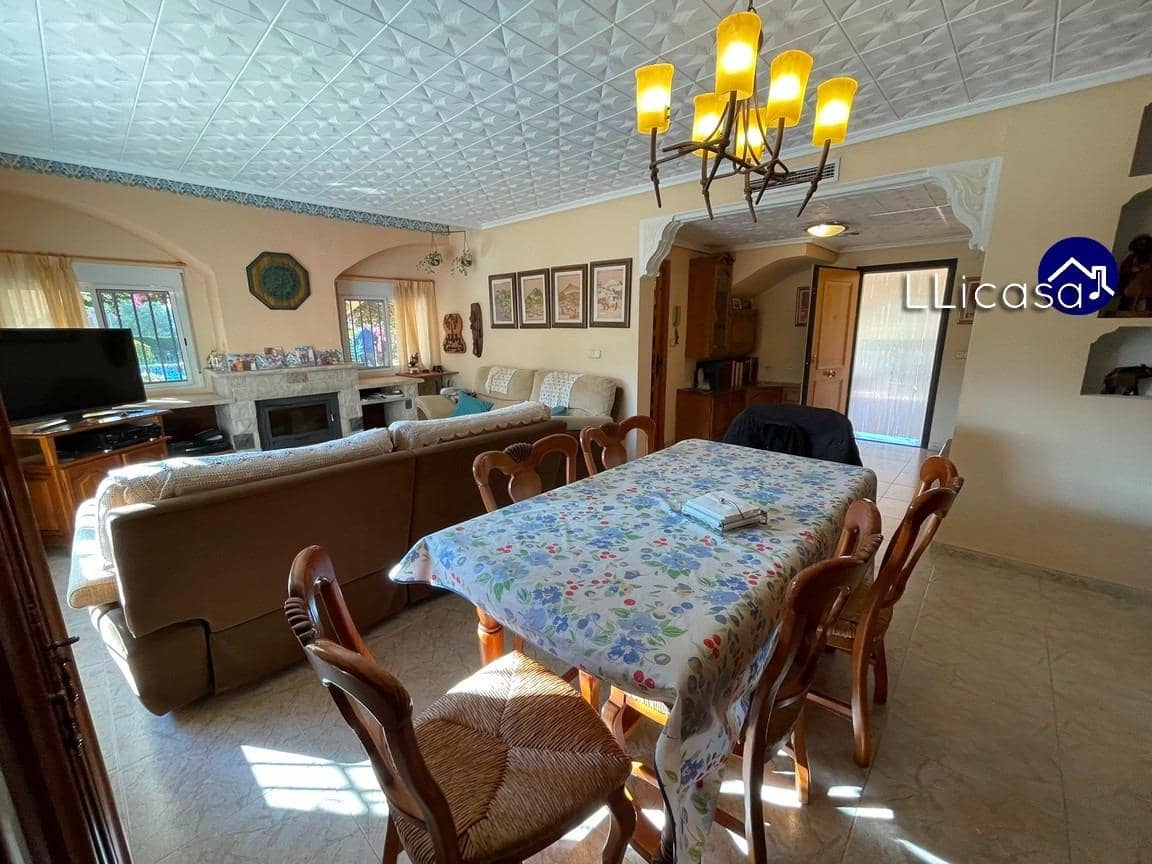 5 soveværelse Villa til salg i Lliria med swimmingpool garage - € 349.000 (Ref: 8710352)