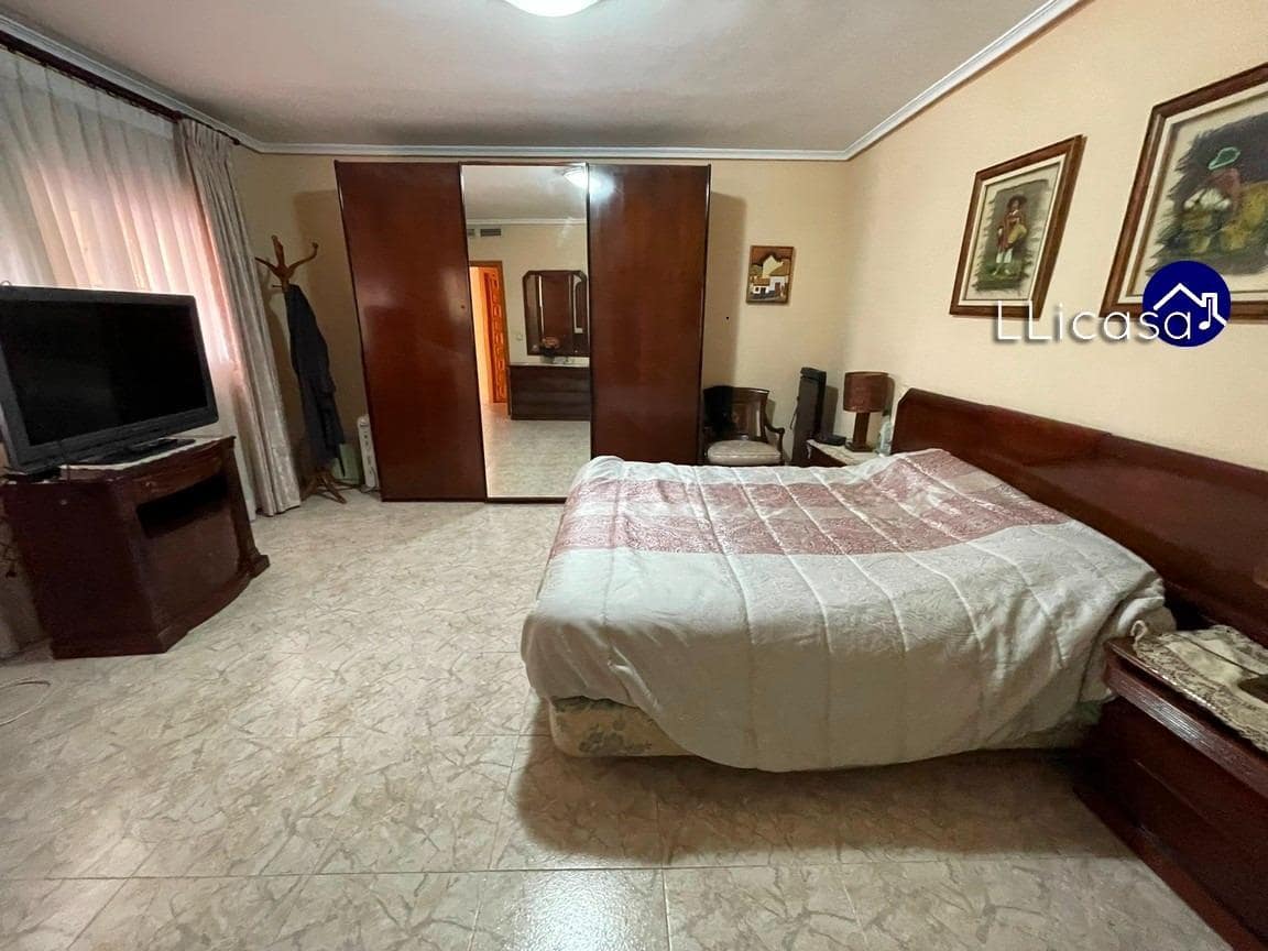 5 soveværelse Villa til salg i Lliria med swimmingpool garage - € 349.000 (Ref: 8710352)