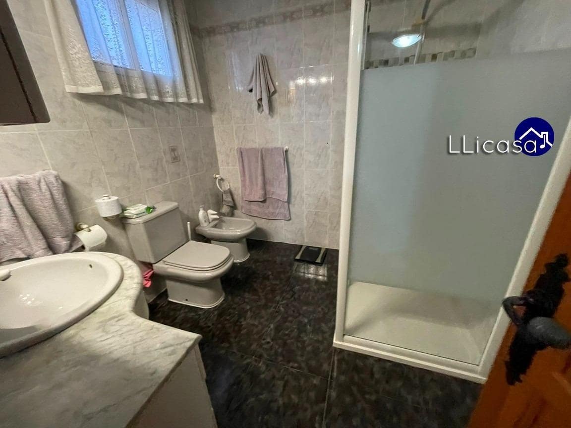 5 soveværelse Villa til salg i Lliria med swimmingpool garage - € 349.000 (Ref: 8710352)