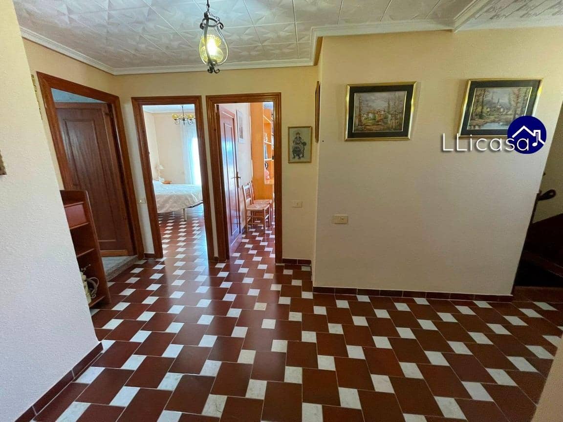 5 soveværelse Villa til salg i Lliria med swimmingpool garage - € 349.000 (Ref: 8710352)