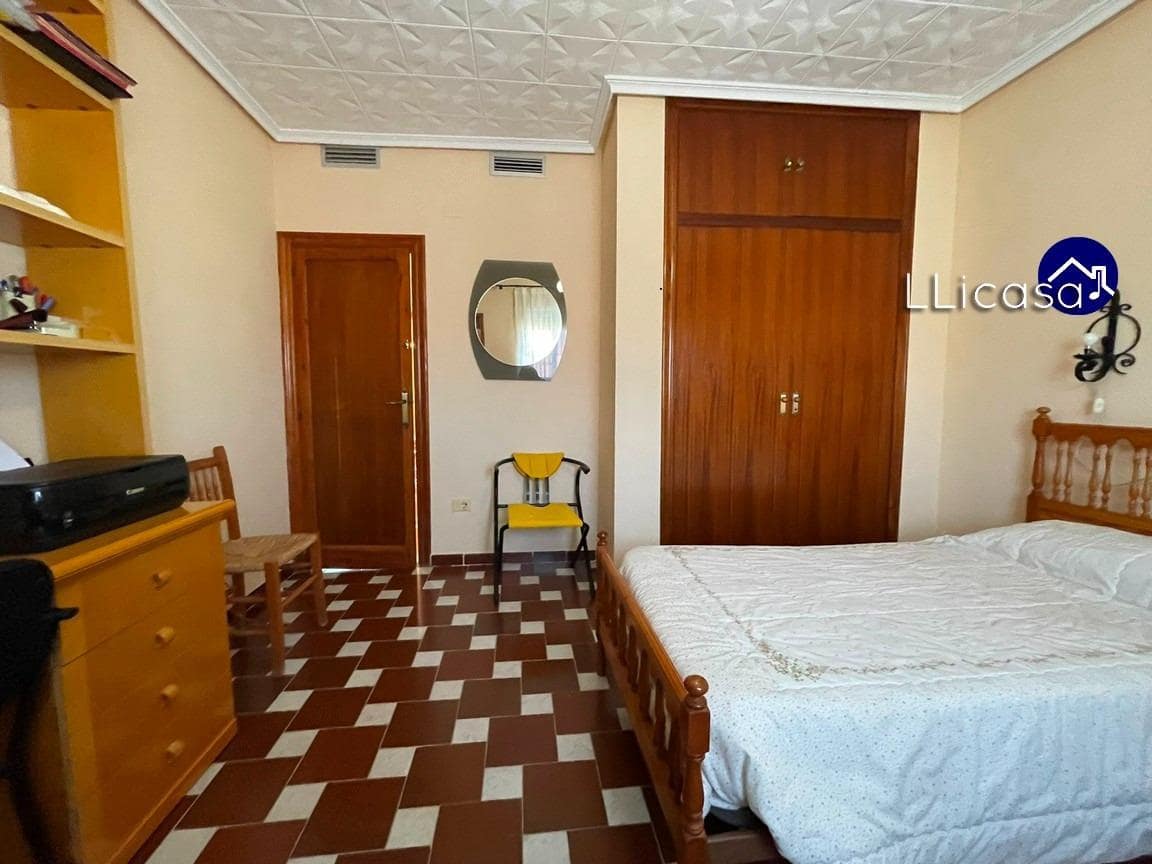 5 soveværelse Villa til salg i Lliria med swimmingpool garage - € 349.000 (Ref: 8710352)