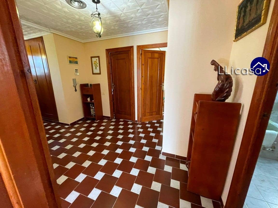 5 soveværelse Villa til salg i Lliria med swimmingpool garage - € 349.000 (Ref: 8710352)