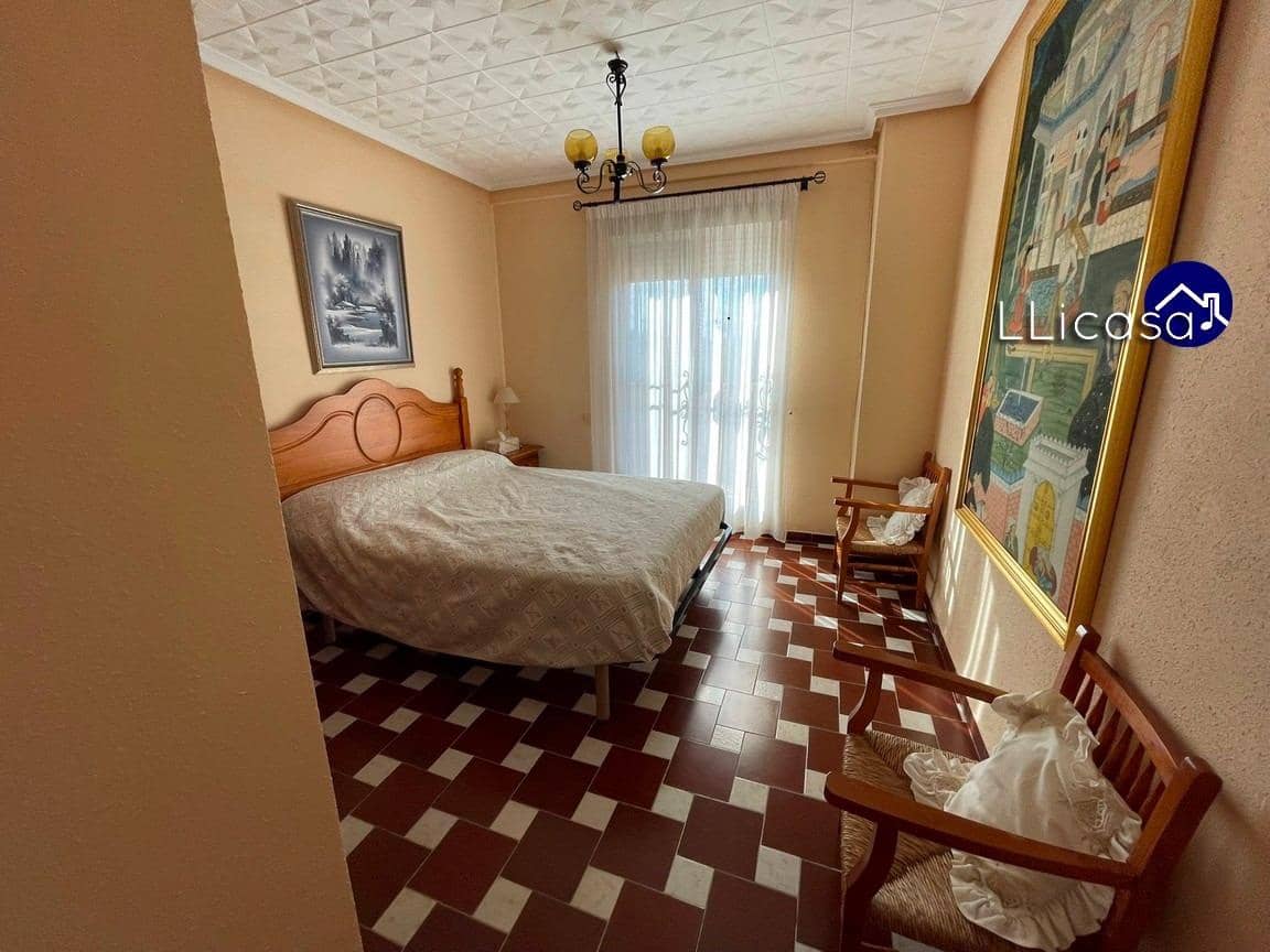 5 soveværelse Villa til salg i Lliria med swimmingpool garage - € 349.000 (Ref: 8710352)