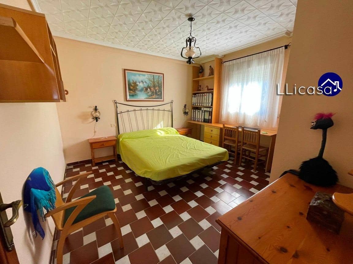 5 soveværelse Villa til salg i Lliria med swimmingpool garage - € 349.000 (Ref: 8710352)