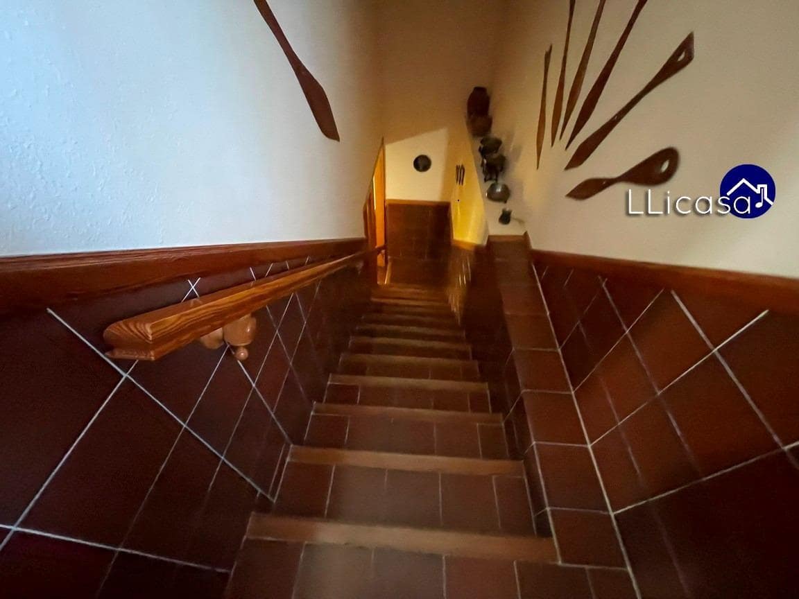 5 soveværelse Villa til salg i Lliria med swimmingpool garage - € 349.000 (Ref: 8710352)